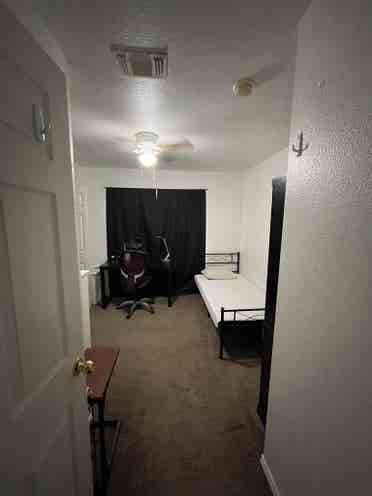 Far West Side Room $/month