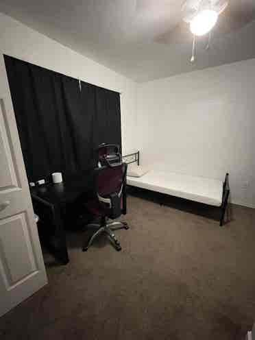 Far West Side Room $/month