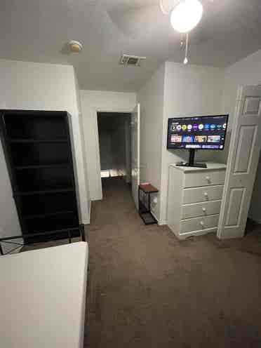 Far West Side Room $/month