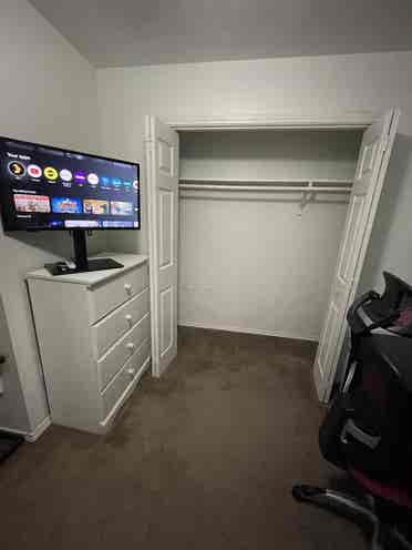 Far West Side Room $/month