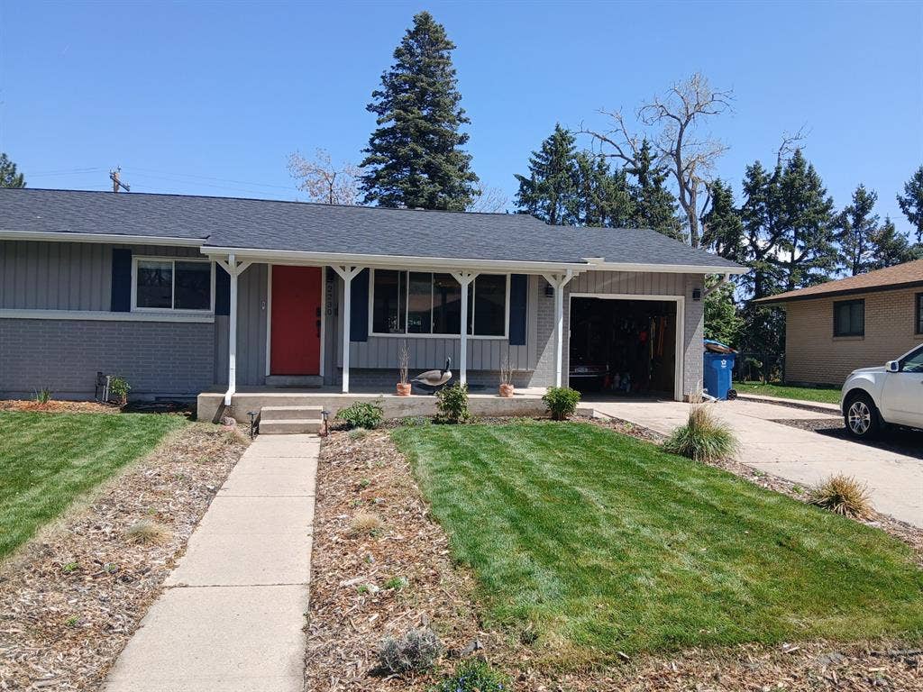 1 BD - In Applewood Home