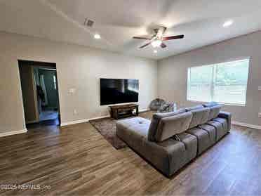 Looking for a roommate
