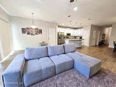 Looking for a roommate
