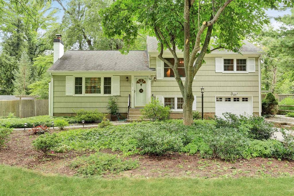 House for rent available from
