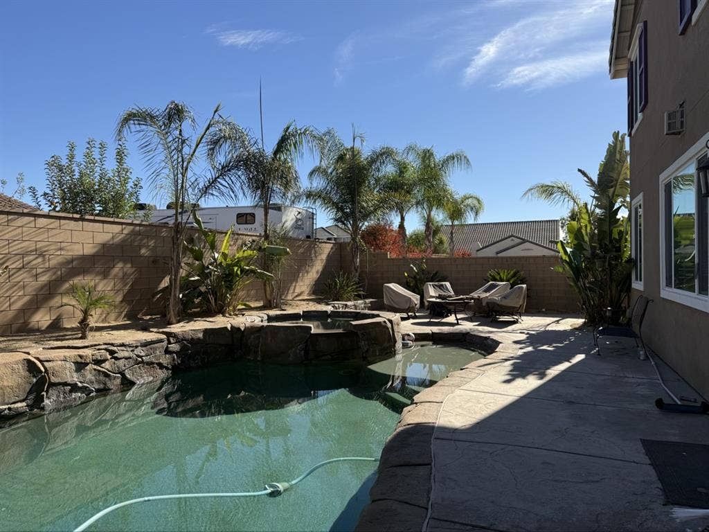 3 ROOMS AVAILABLE