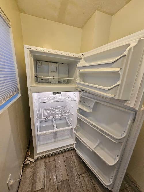 Long Term Roommate Wanted