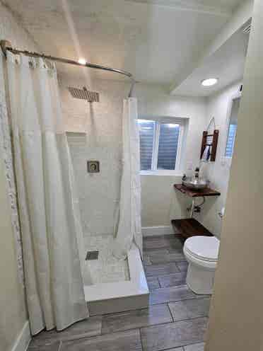 Long Term Roommate Wanted