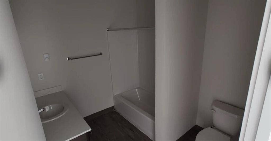 Looking for a roommate
