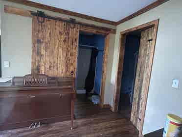 Tiny house in back of fenced yard !