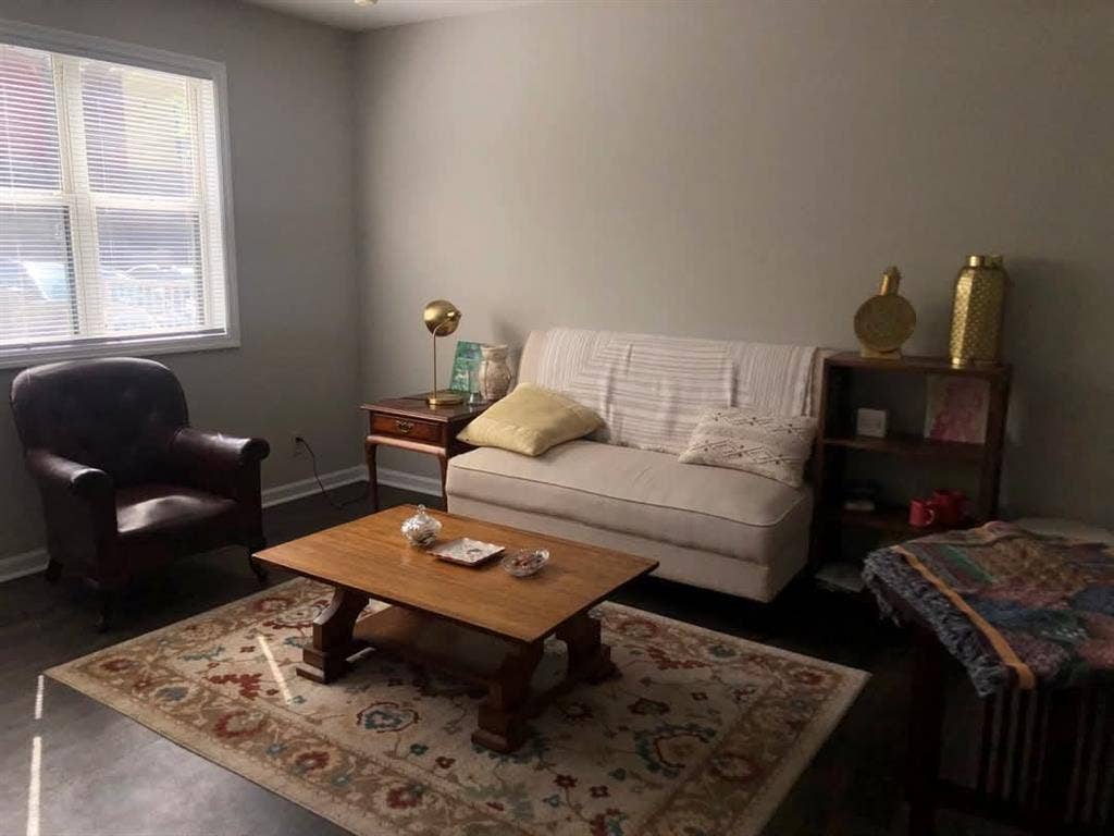 Looking for a female for sublease.