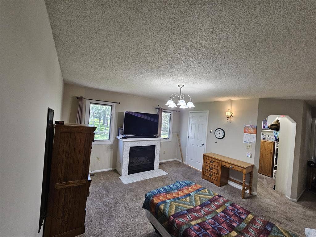 Master room available