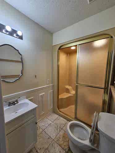 Master room available