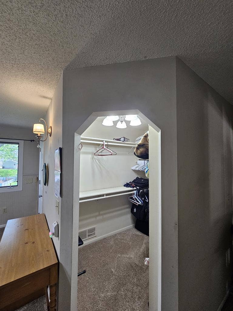 Master room available