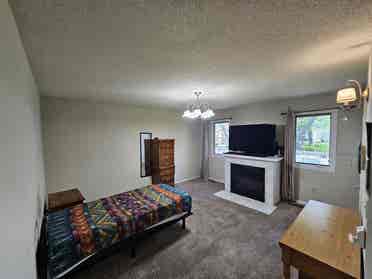 Master room available