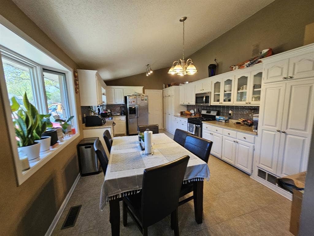Master room available