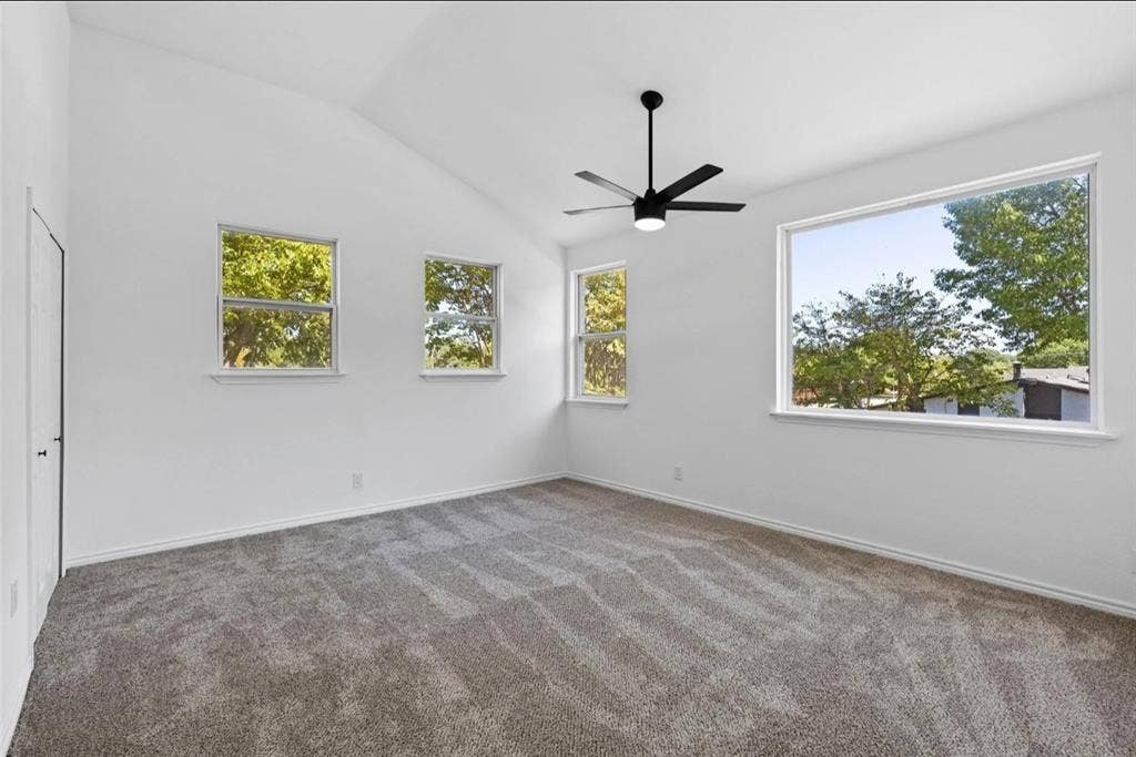Rooms available in a shared housing