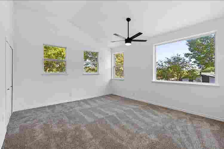 Rooms available in a shared housing
