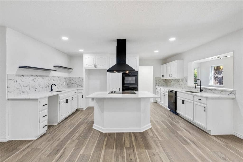 Rooms available in a shared housing