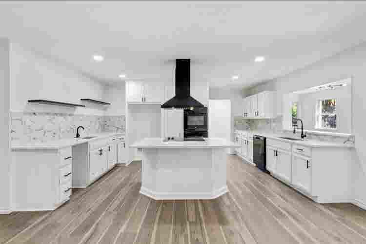 Rooms available in a shared housing