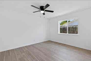 Rooms available in a shared housing