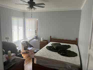 Looking for roommate