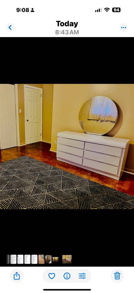 Room for rent, preferred females !