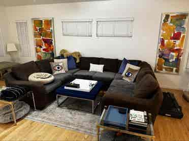 Looking for 
roomate to share house.