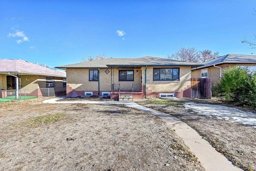 Private Room in 3BR Park Hill Home