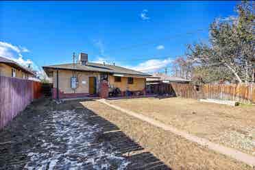 Private Room in 3BR Park Hill Home