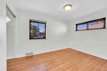 Private Room in 3BR Park Hill Home