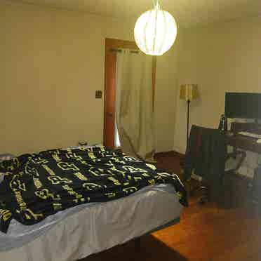 Spacious Room With Private Entrance