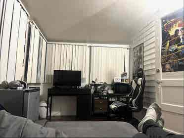 Subleasing Private Room on Menlo