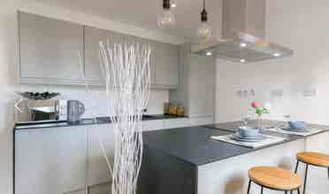 Stunning 1 bedroom flat furnished