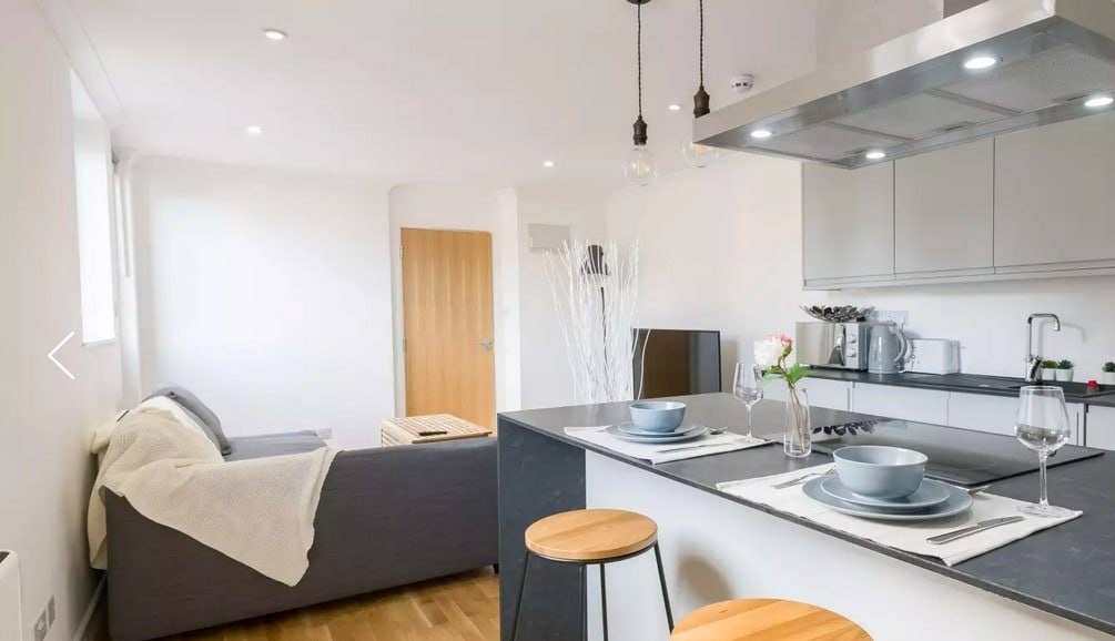 Stunning 1 bedroom flat furnished