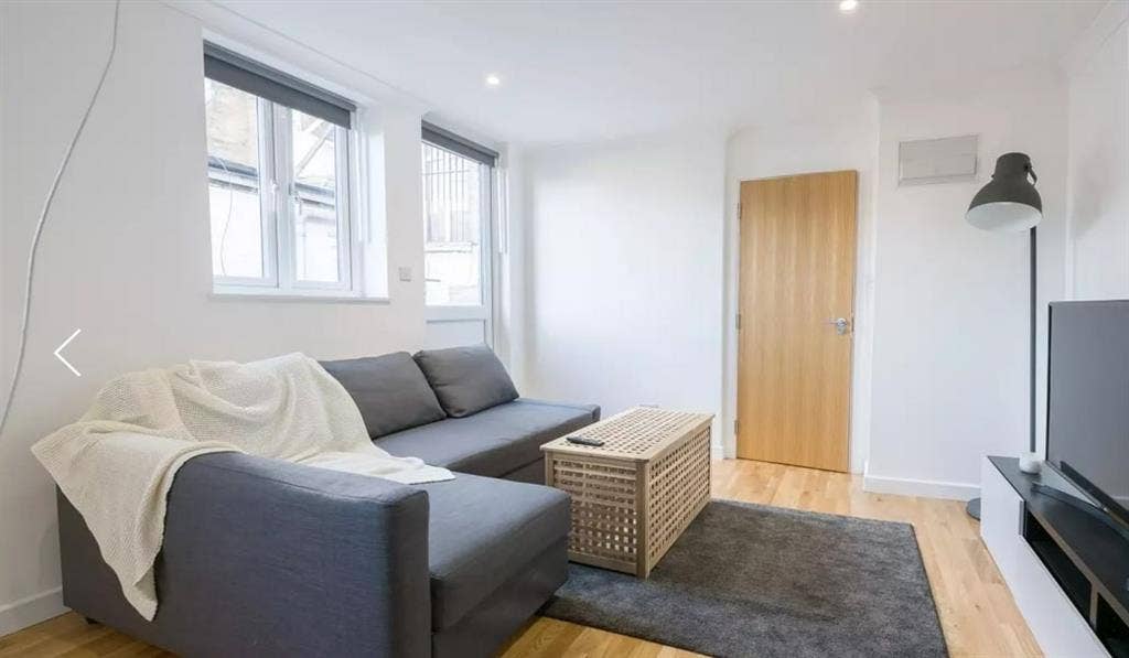 Stunning 1 bedroom flat furnished