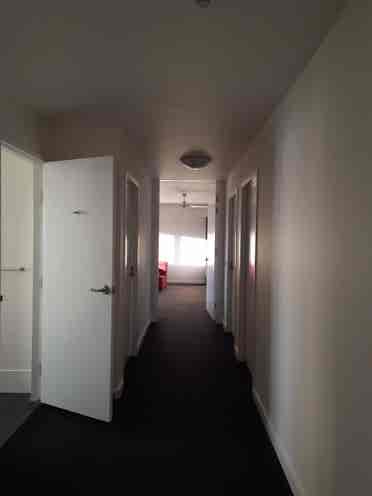 3 BEDROOM IN 6 BEDROOM HOUSE