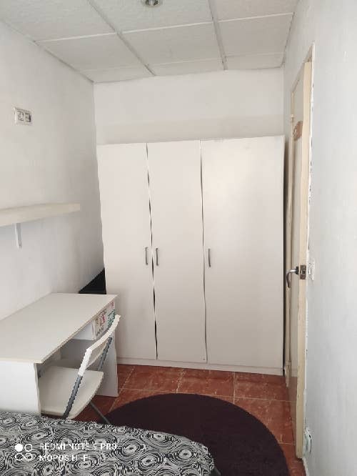 La Barceloneta room for rent /