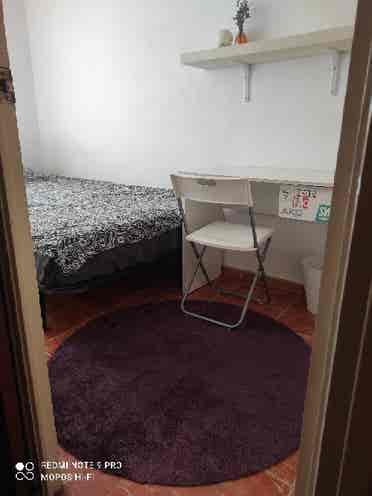 La Barceloneta room for rent /