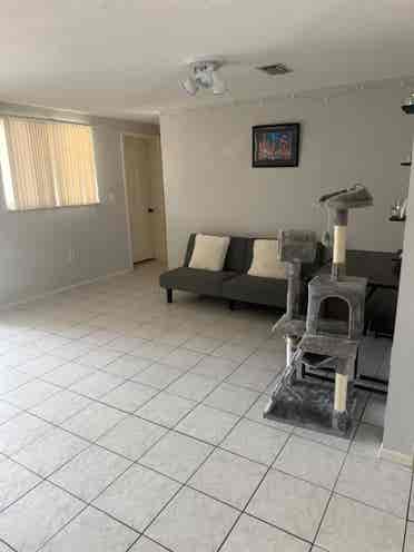 Room for rent with shared bathroom