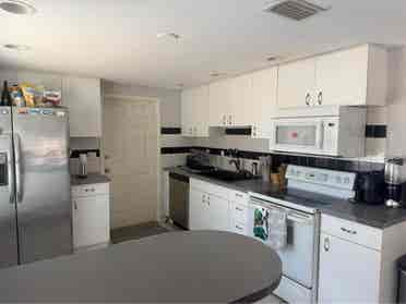 Room for rent with shared bathroom