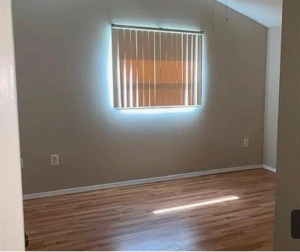 Room for rent with shared bathroom