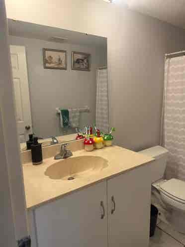 Room for rent with shared bathroom