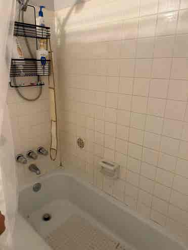 Room for rent with shared bathroom