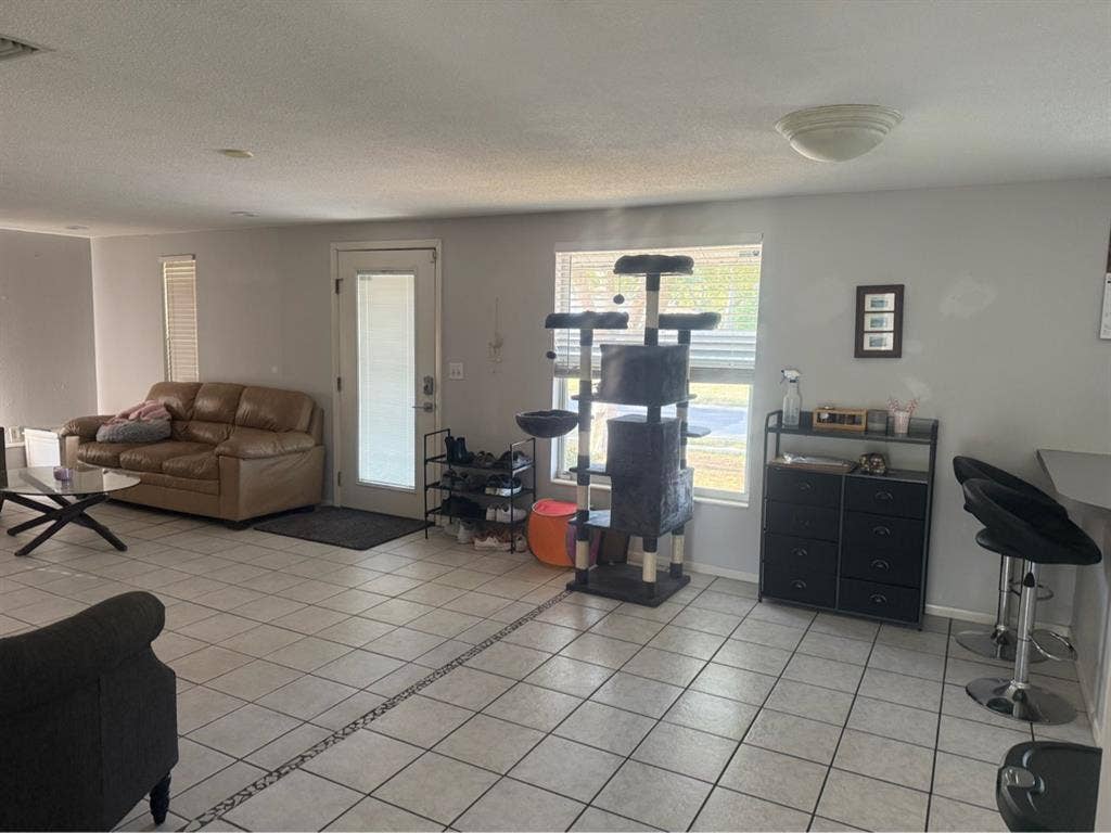 Room for rent with shared bathroom