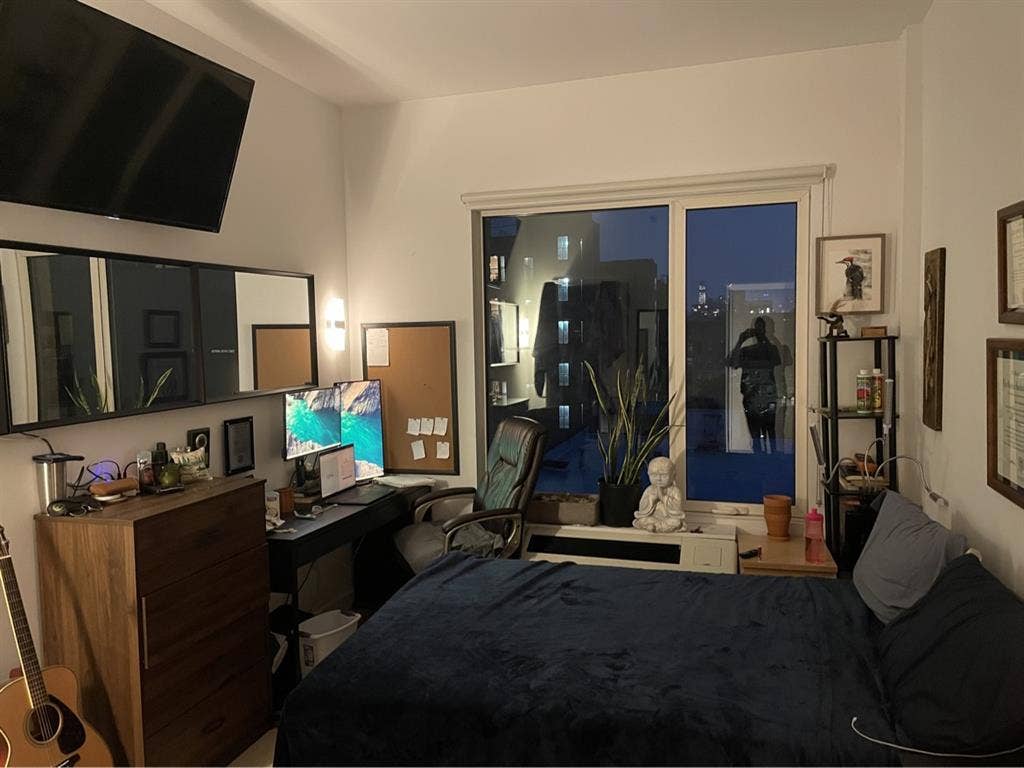 Roommate needed in prime Wburg Apt