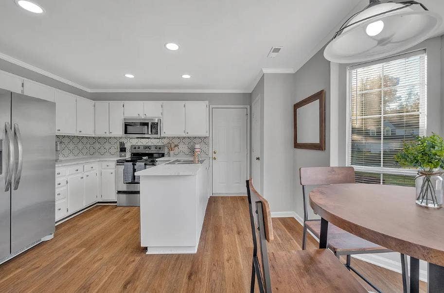 Room for Rent – New Listing