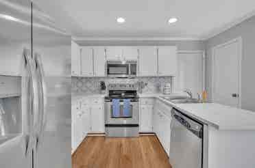 Room for Rent – New Listing