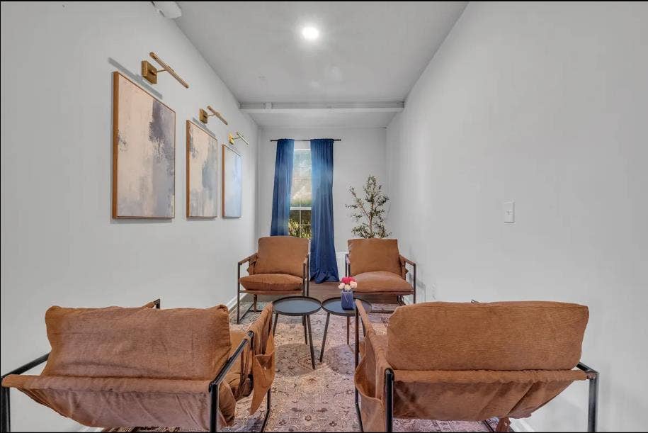 Room for Rent – New Listing