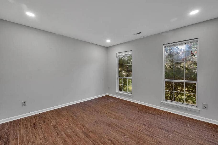 Room for Rent – New Listing