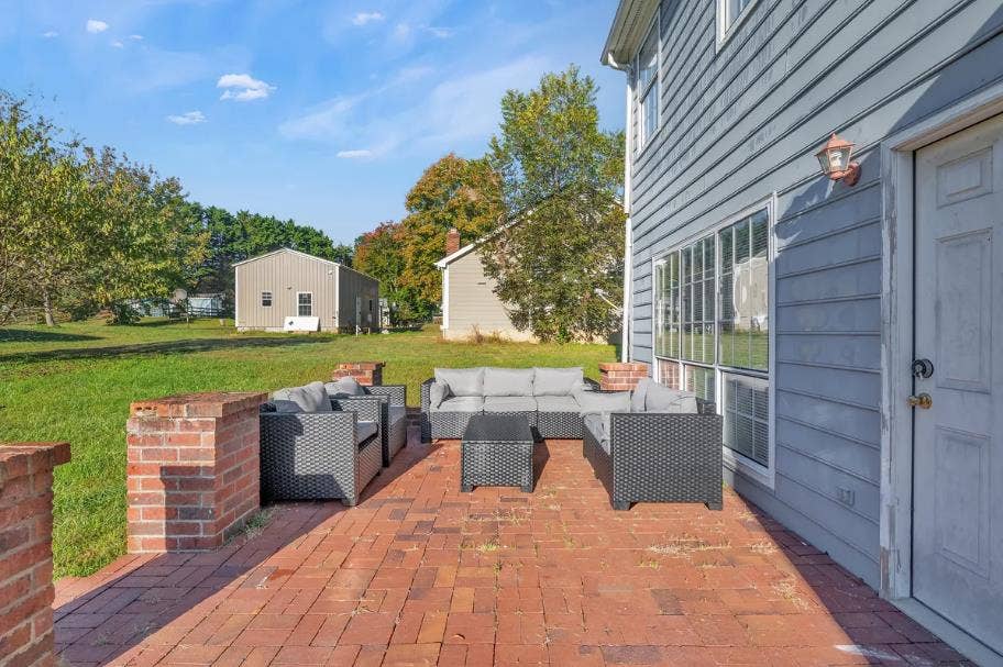 Room for Rent – New Listing